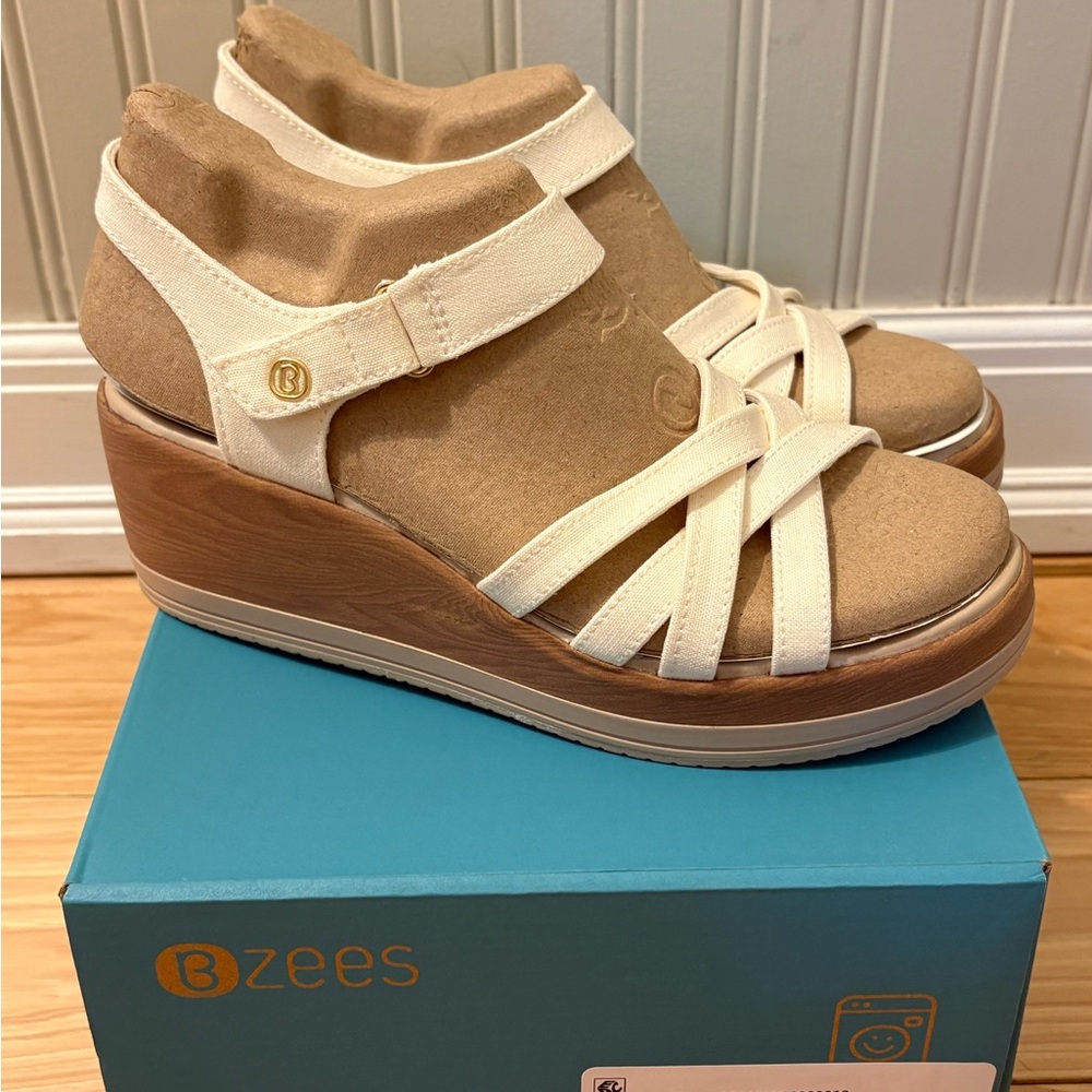 Bzees Rhythm Wedge Strap Sandal Sz 8W Ivory Comfort Casual Machine Washable NEW